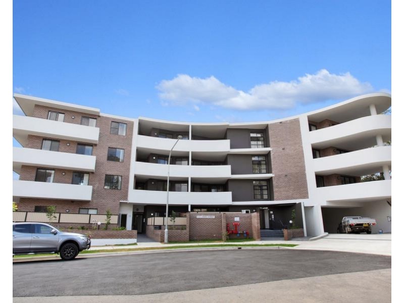 18/8-12 Linden Street, Toongabbie NSW 2146